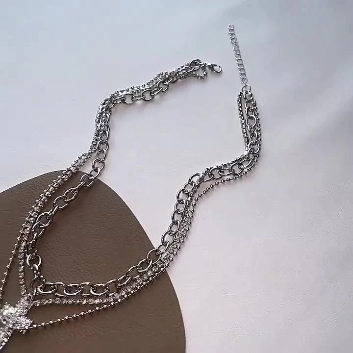 Collar Cruz Multicapa Crystal Y2K - Sienna Collares