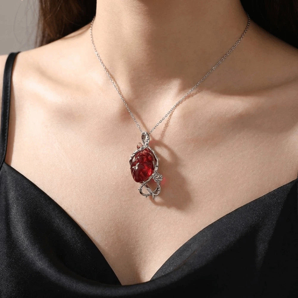 ▪︎ Collar Corazón Dark Red con Detalle Calavera